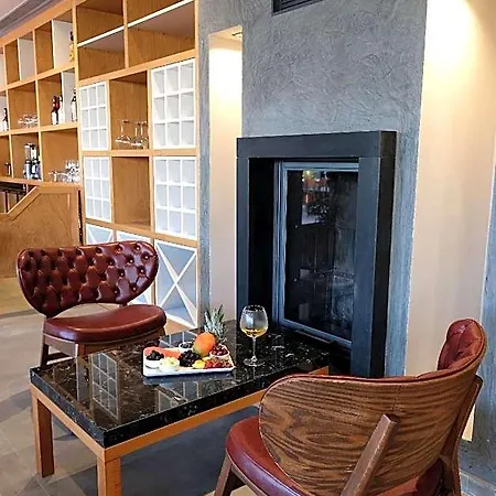Celeste Bella Luxury & 酒店 3*