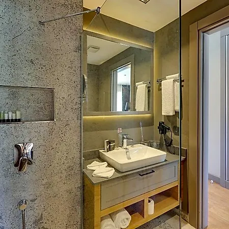 Celeste Bella Luxury & 3*