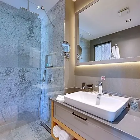 Celeste Bella Luxury & 奥塔肯特